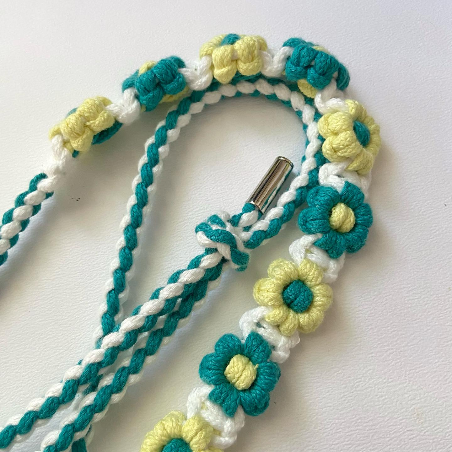 [Tặng thẻ cài ĐT] Dây Đeo Hoa Macrame Handmade – Đa Năng, Điều Chỉnh Độ Dài