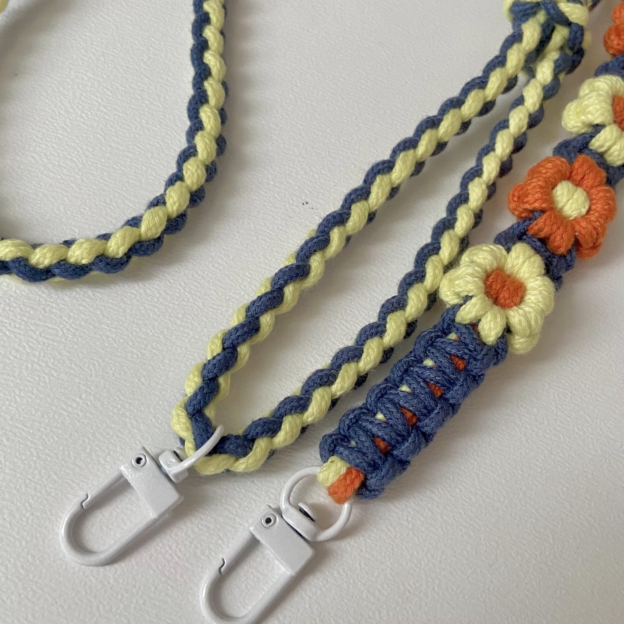 [Tặng thẻ cài ĐT] Dây đeo hoa đa năng Điện thoại/ Thẻ vp/ Máy ảnh điều chỉnh độ dài Macrame handmade B Bee