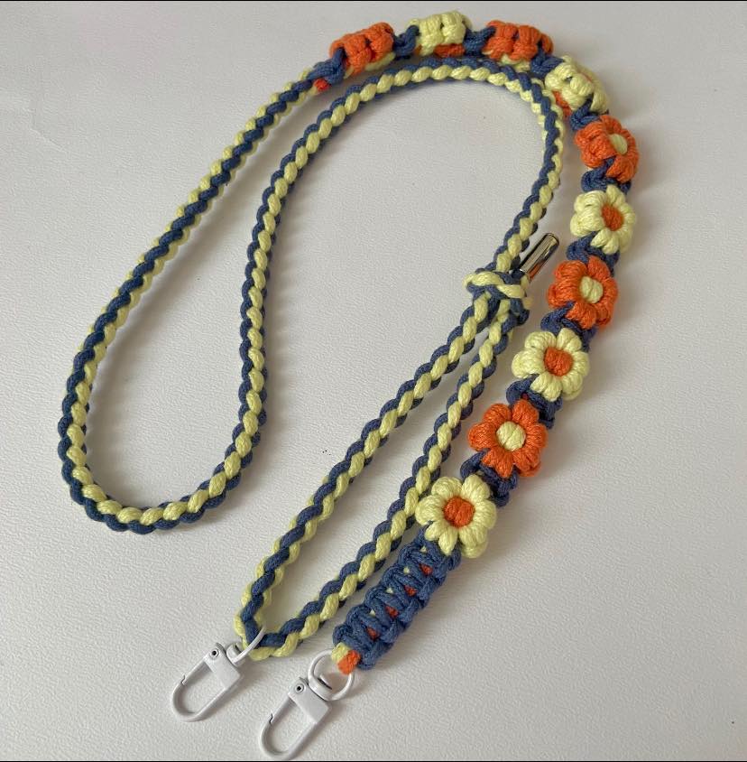 [Tặng thẻ cài ĐT] Dây đeo hoa đa năng Điện thoại/ Thẻ vp/ Máy ảnh điều chỉnh độ dài Macrame handmade B Bee